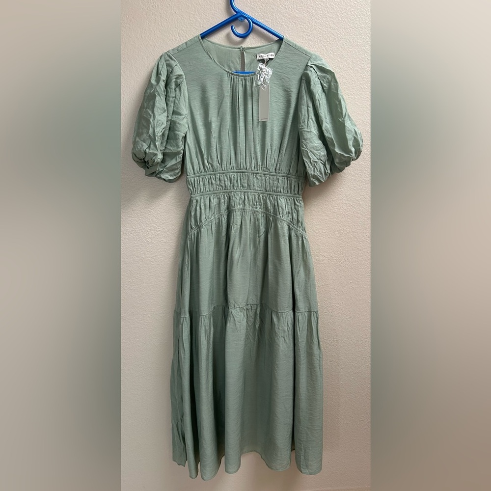 Moon River Sage Green Puff Sleeve Midi Dress Women’s Size S NWT